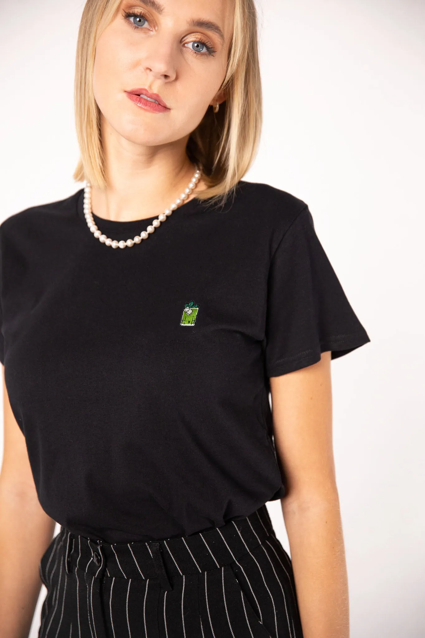 Gin Basil Smash | Besticktes Frauen Bio Baumwoll T-Shirt