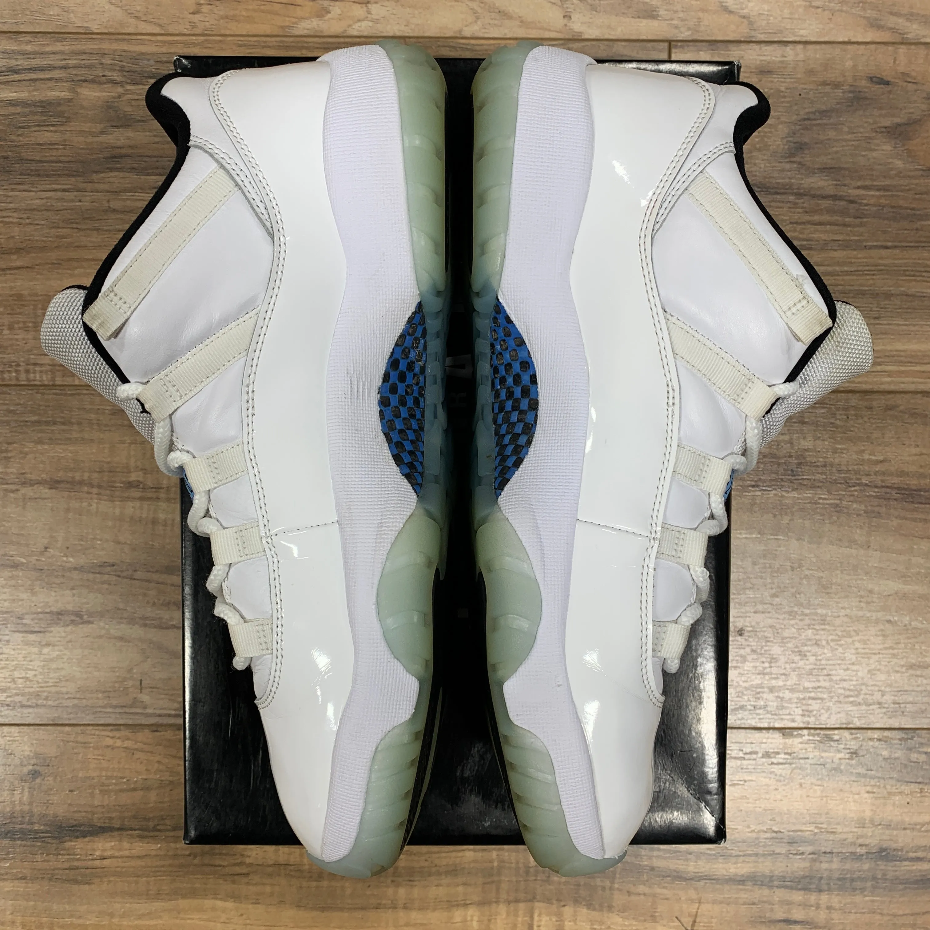 Jordan 11 Low 'Legend Blue' Size 11