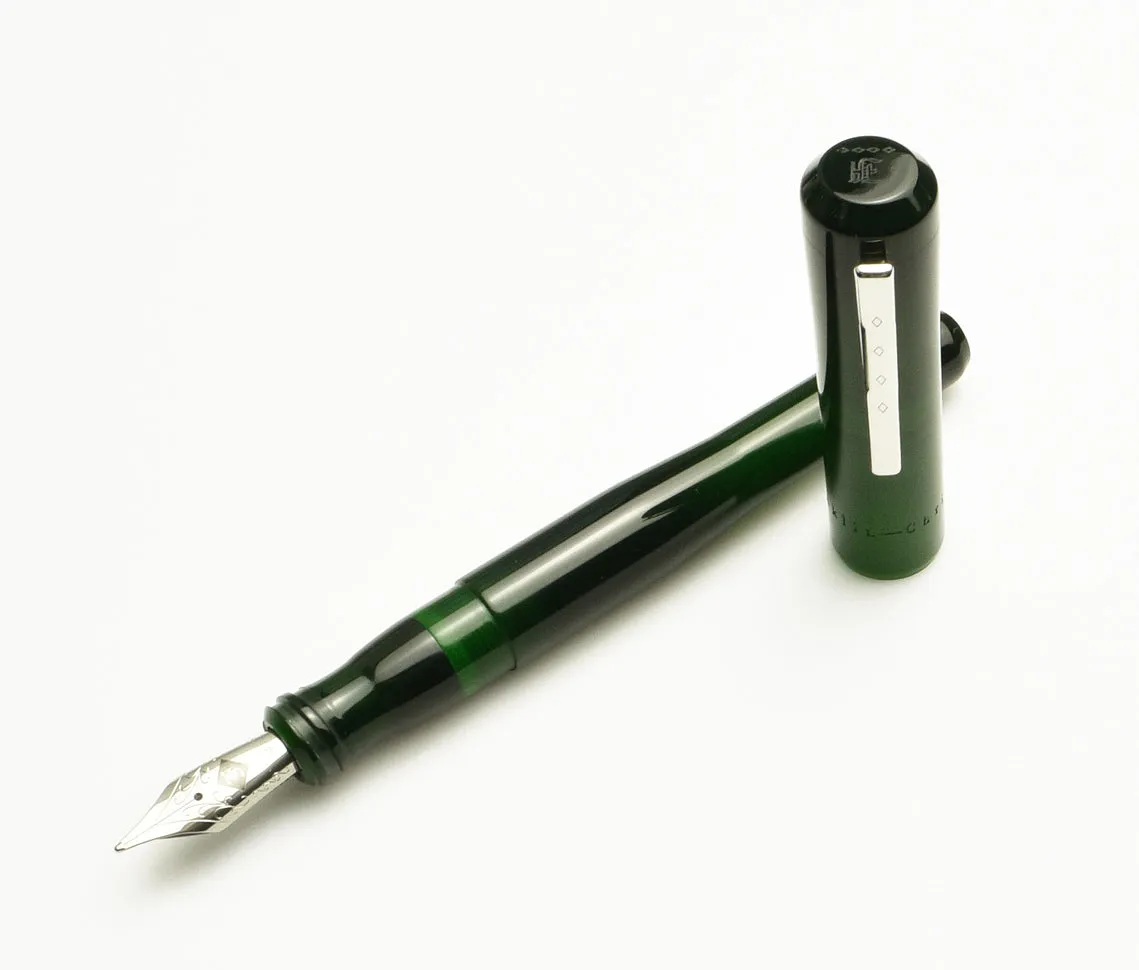 Model 02 Intrinsic Fountain Pen - Solid Emerald